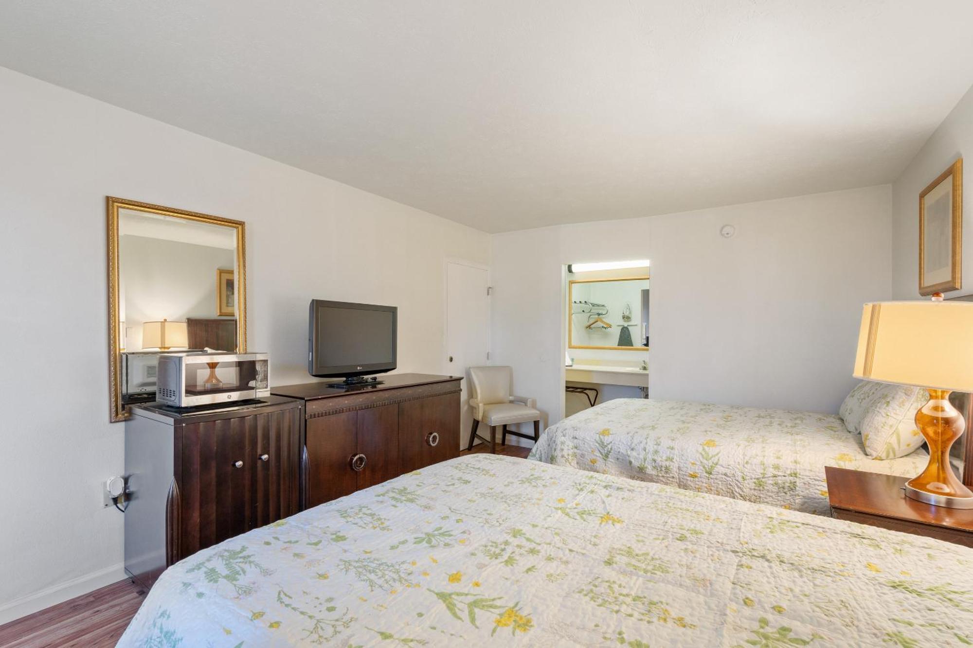 Williamsburg Suites Bagian luar foto